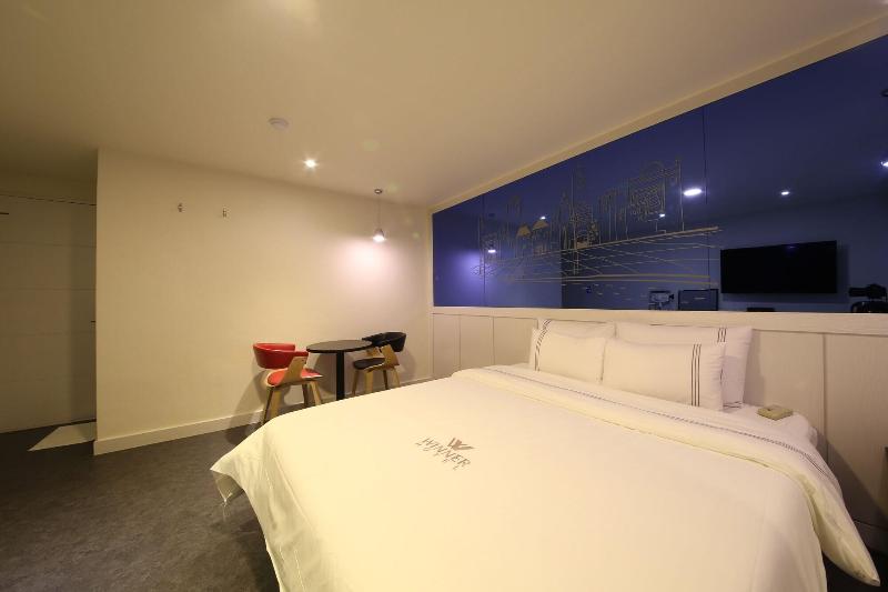 Winner Hotel image