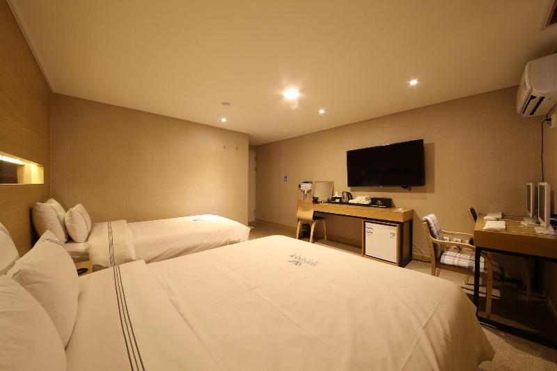 Winner Hotel image