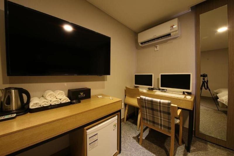 Winner Hotel image