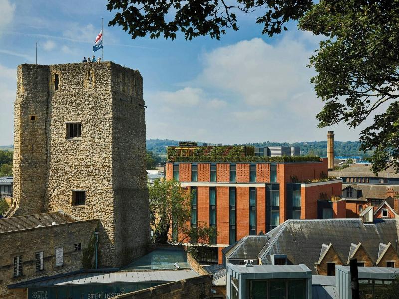 Courtyard By Marriott Oxford City Centre image