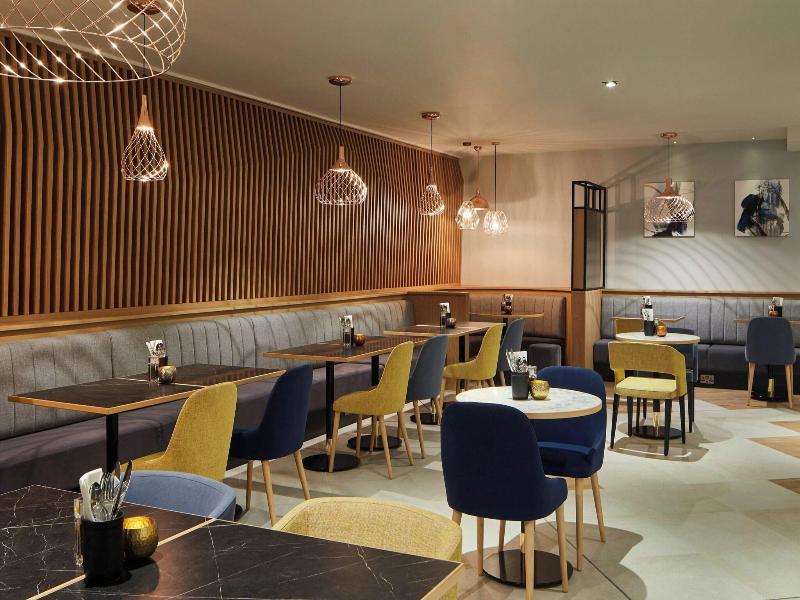 Courtyard By Marriott Oxford City Centre image