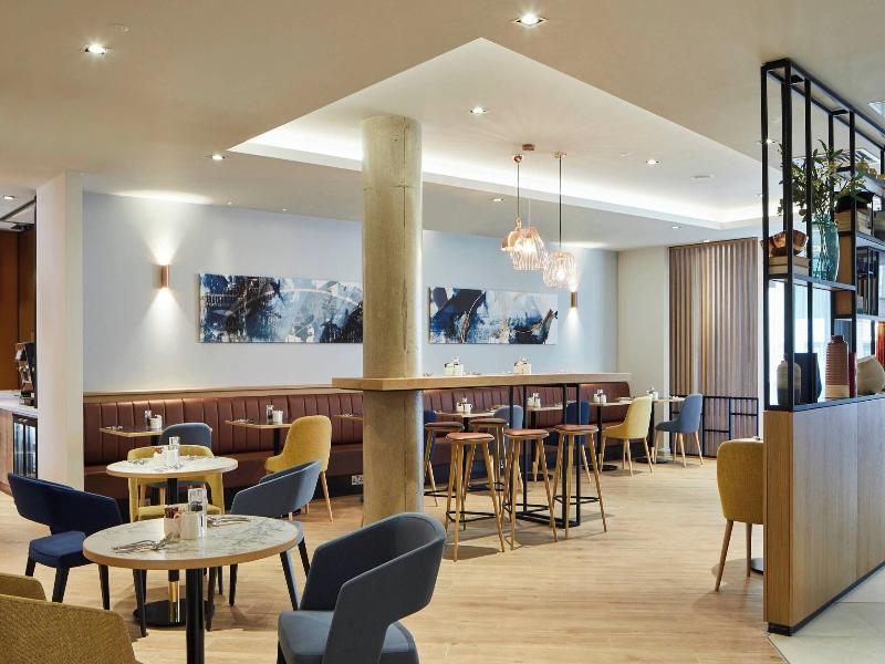 Courtyard By Marriott Oxford City Centre image