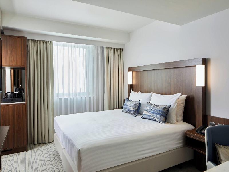 Courtyard By Marriott Oxford City Centre image