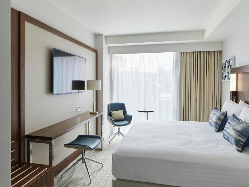 Courtyard By Marriott Oxford City Centre image