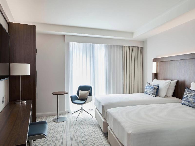Courtyard By Marriott Oxford City Centre image