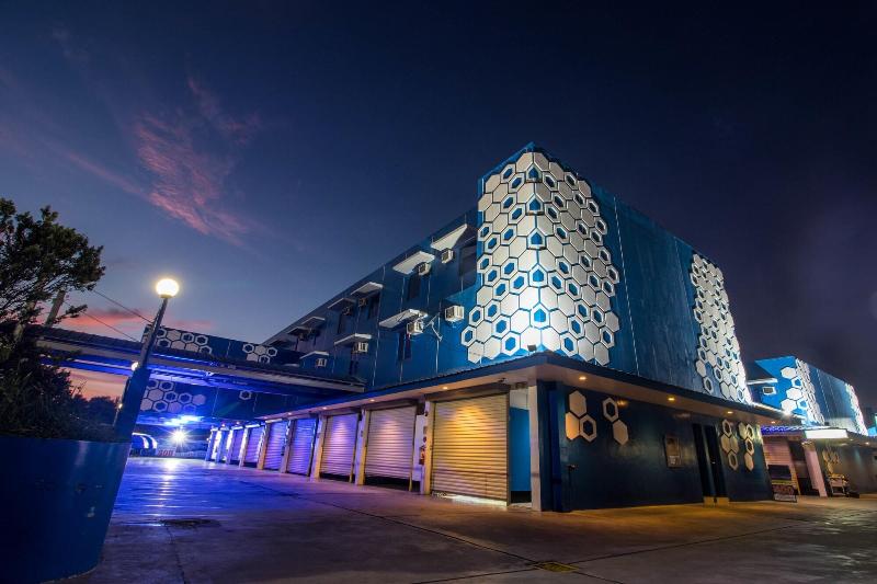 Hotel Dreamworld Las Pinas image