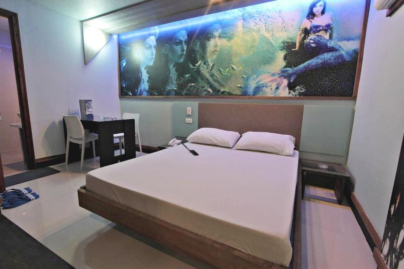 Hotel Dreamworld Las Pinas image