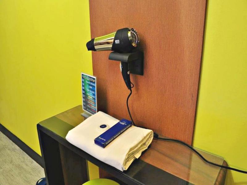 Hotel Dreamworld Las Pinas image