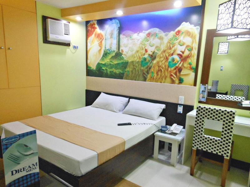 Hotel Dreamworld Las Pinas image