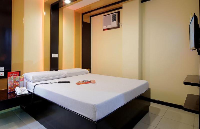 Hotel Sogo Alabang South Road — view