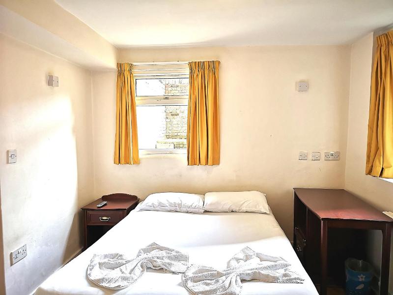 Aquarius Hotel image