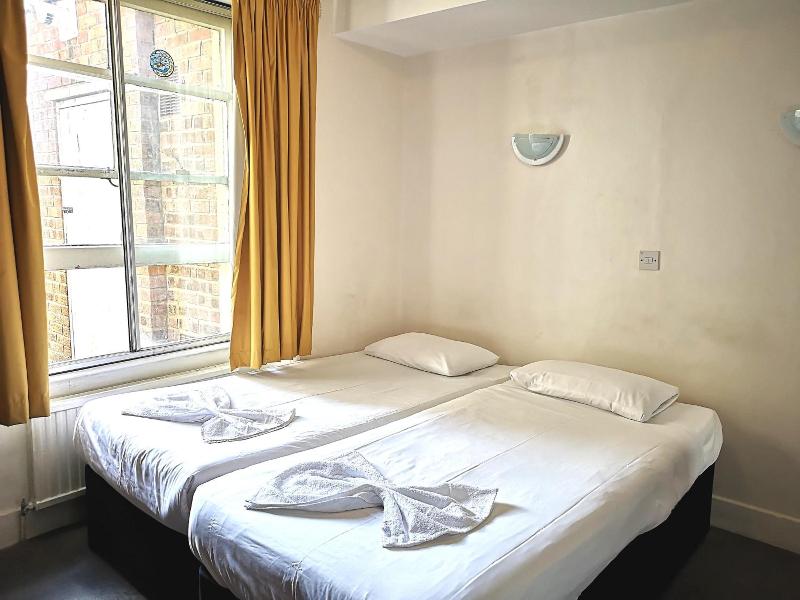 Aquarius Hotel image