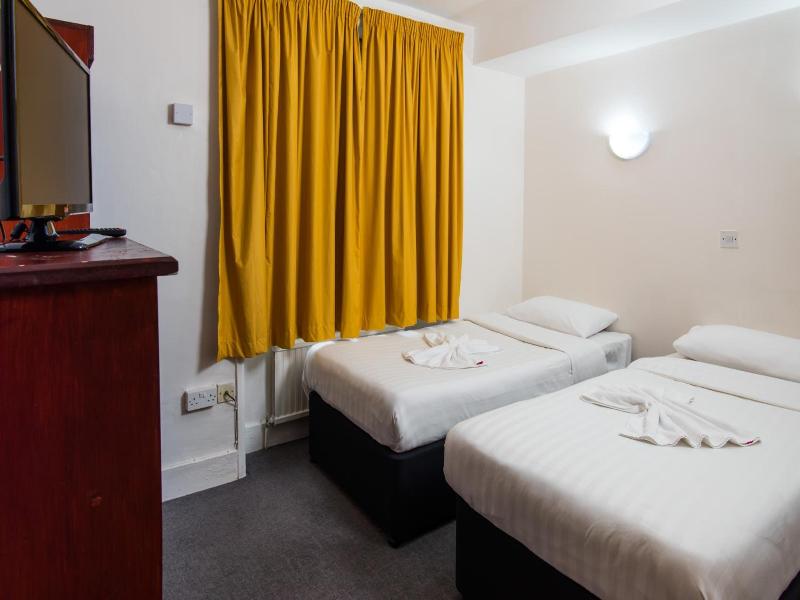 Aquarius Hotel image