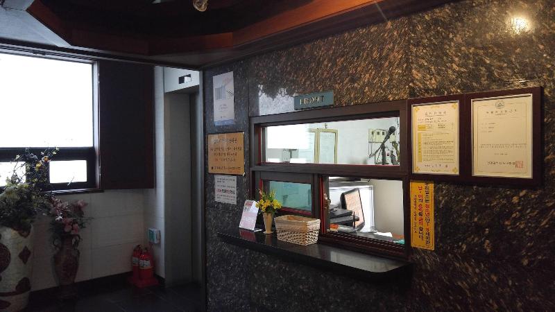 Loa Hotel image