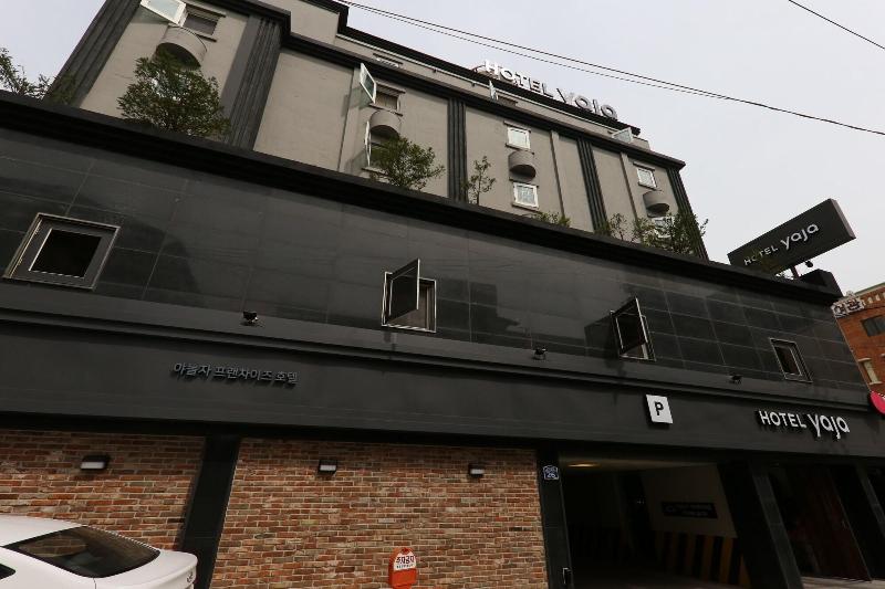 Hotel Yaja West Gate image
