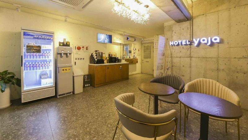 Hotel Yaja West Gate image