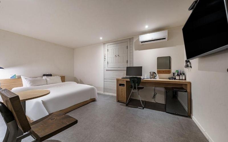 Hotel Yaja West Gate image