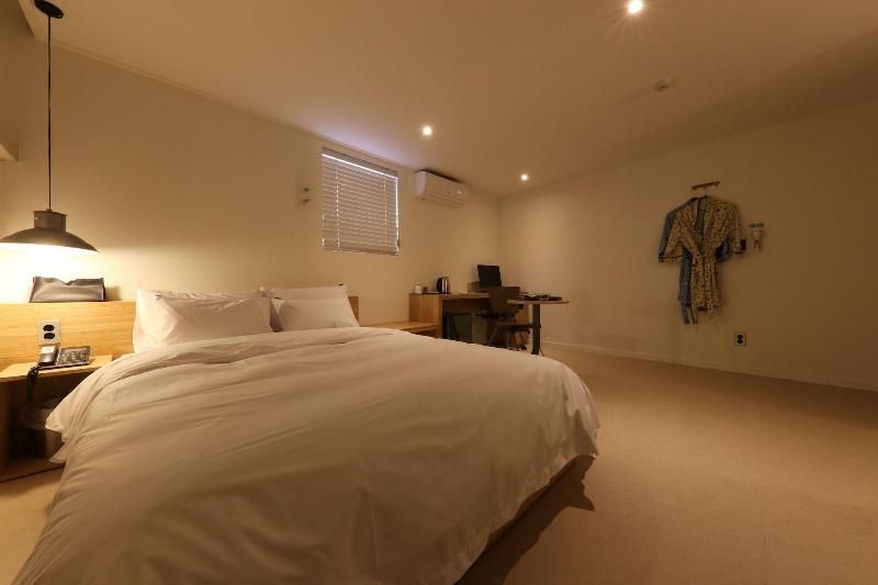 Hotel Yaja West Gate image