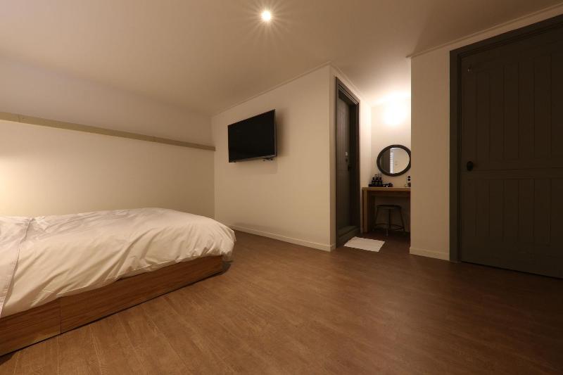 Hotel Yaja West Gate image