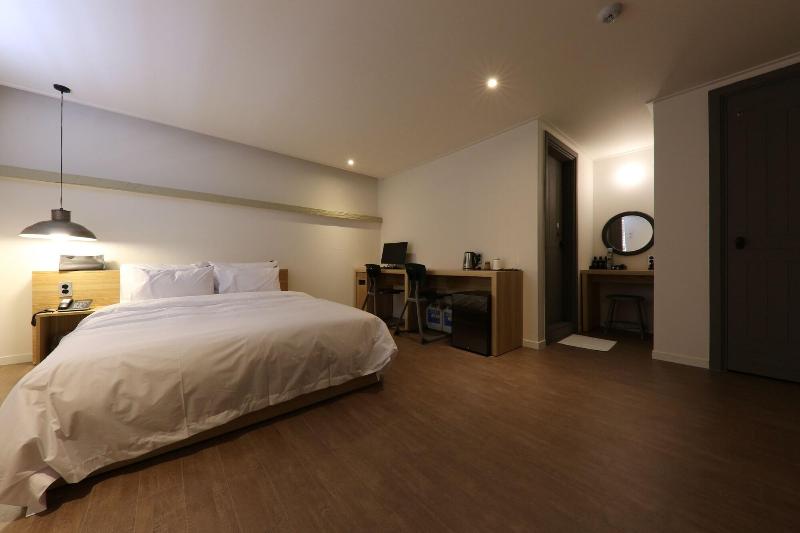 Hotel Yaja West Gate image