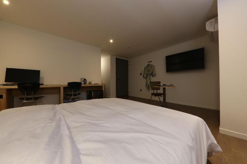 Hotel Yaja West Gate image