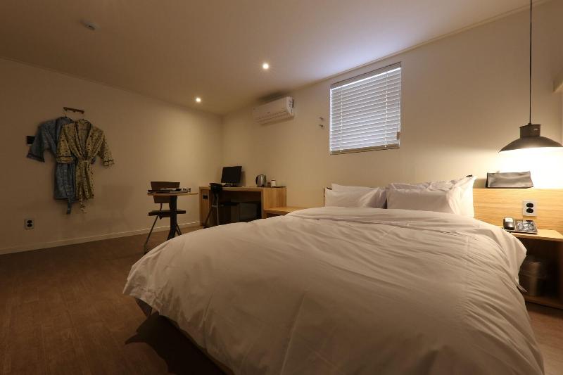 Hotel Yaja West Gate image