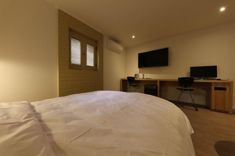 Hotel Yaja West Gate image