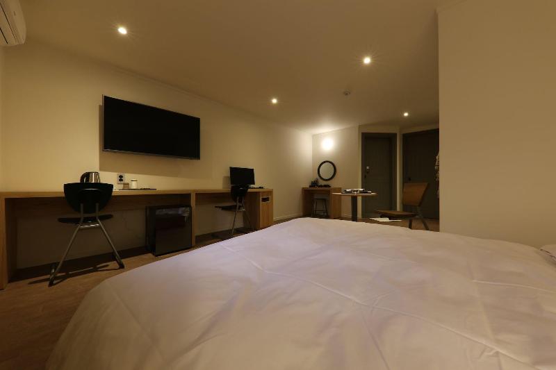 Hotel Yaja West Gate image