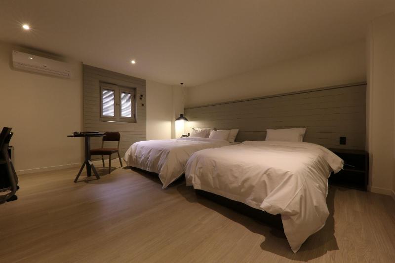 Hotel Yaja West Gate image
