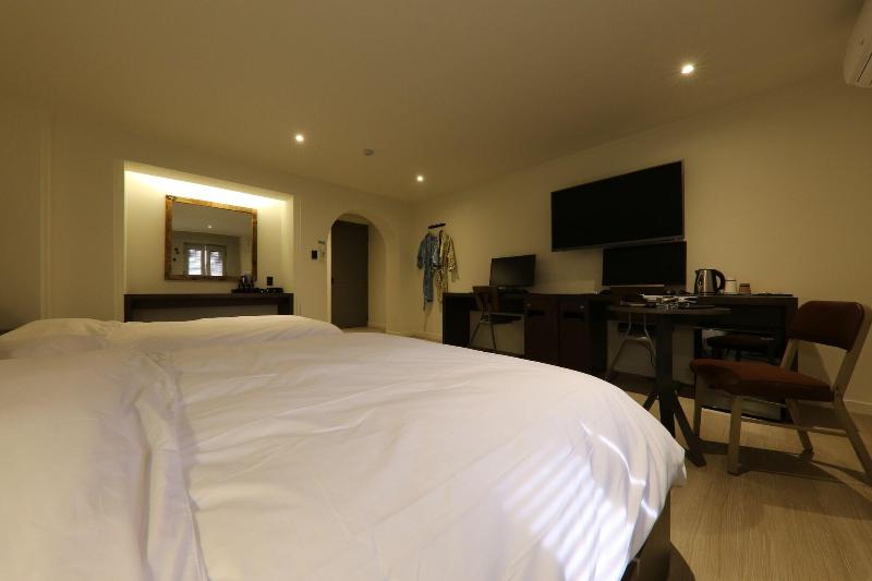 Hotel Yaja West Gate image