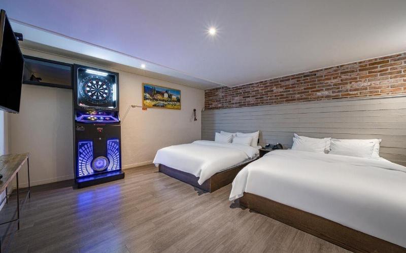 Hotel Yaja West Gate image