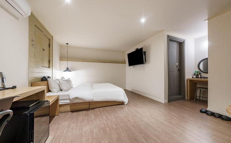 Hotel Yaja West Gate image