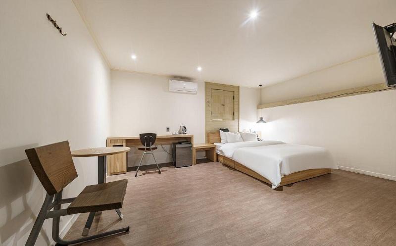 Hotel Yaja West Gate image