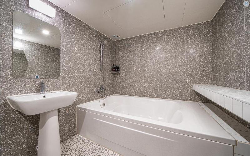 Hotel Yaja West Gate image