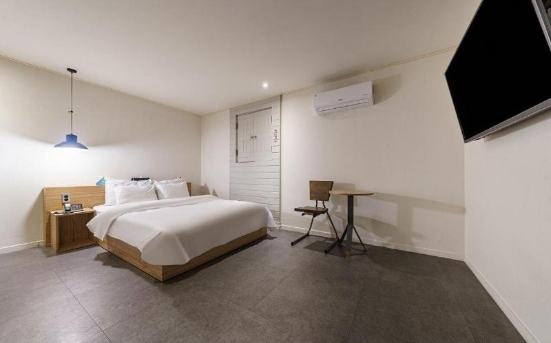 Hotel Yaja West Gate image
