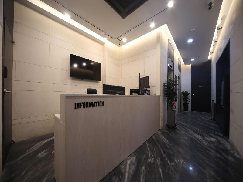 Brown Dot Hotel Beomil image