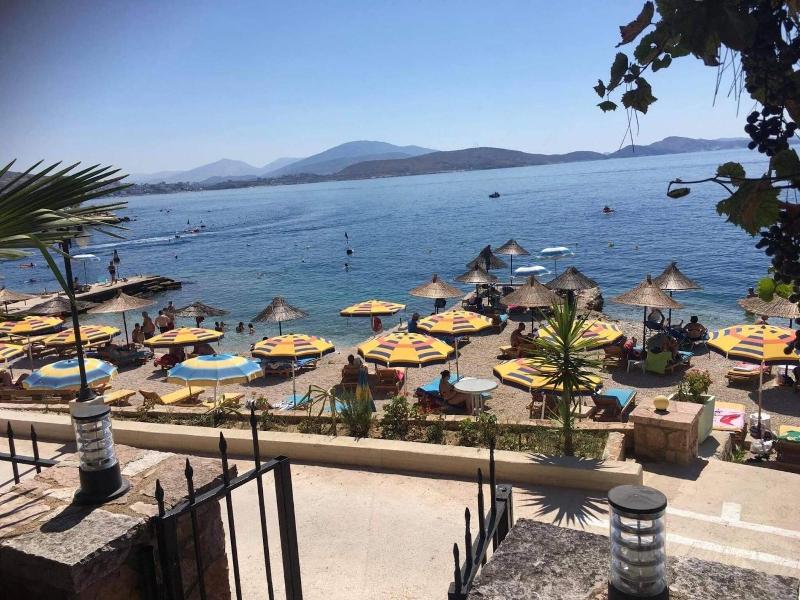Kalemi's Beach & Hotel image