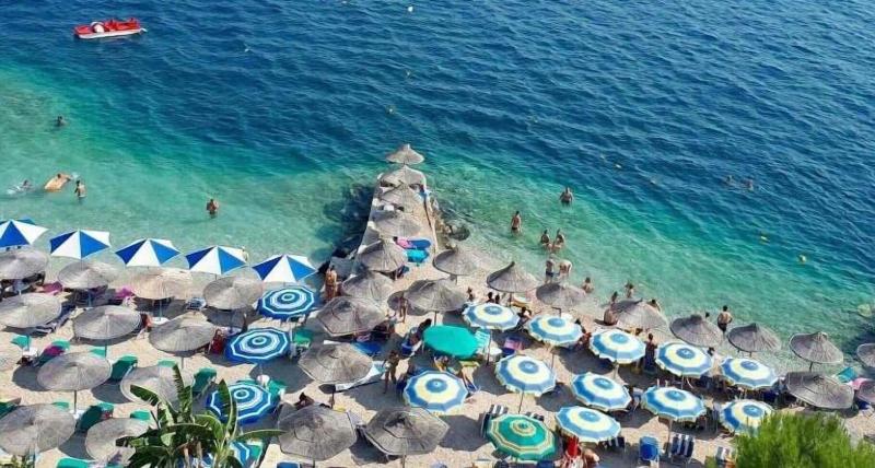 Kalemi's Beach & Hotel image