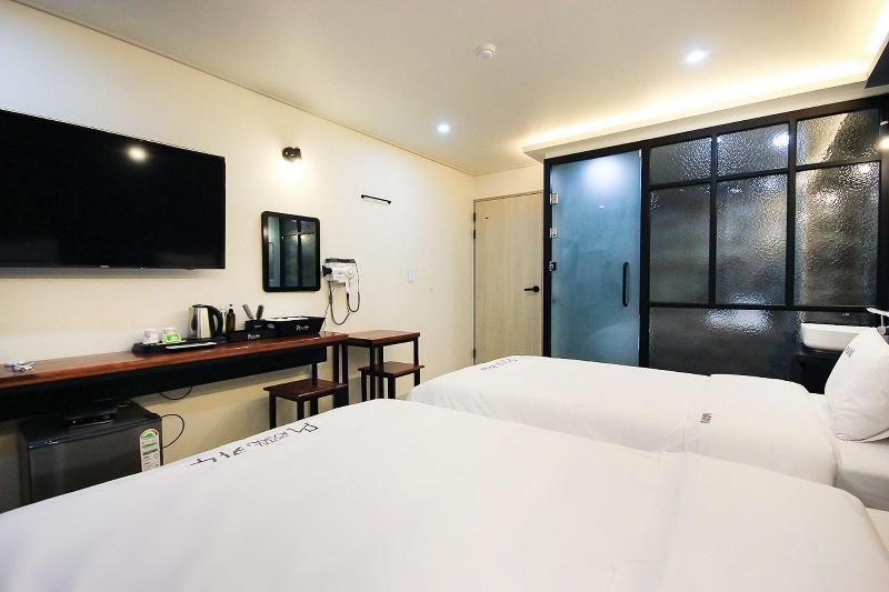 Kanu Hotel image