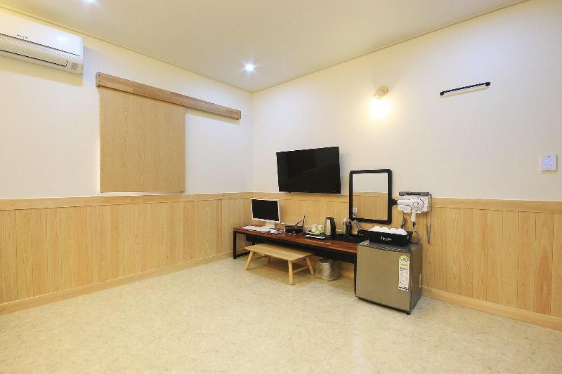 Kanu Hotel image
