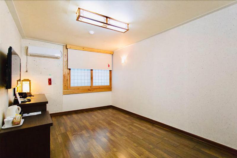 Jeonju Hansung Tourist Hotel image