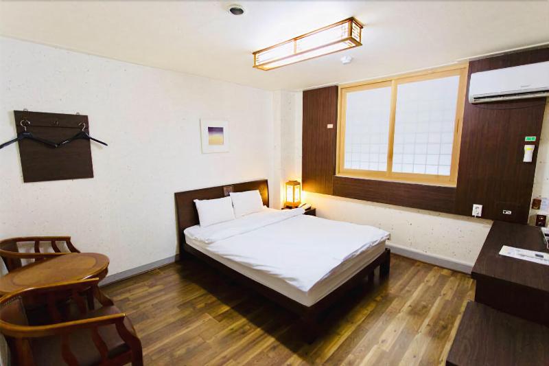 Jeonju Hansung Tourist Hotel image