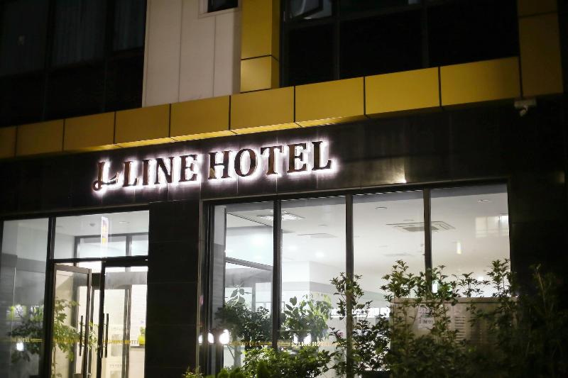 Line Hotel image