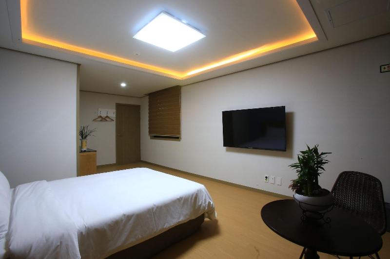 Line Hotel image