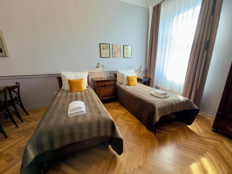 Scharffenberg Apartments Main Square image
