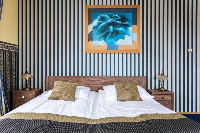 Royal Residence image