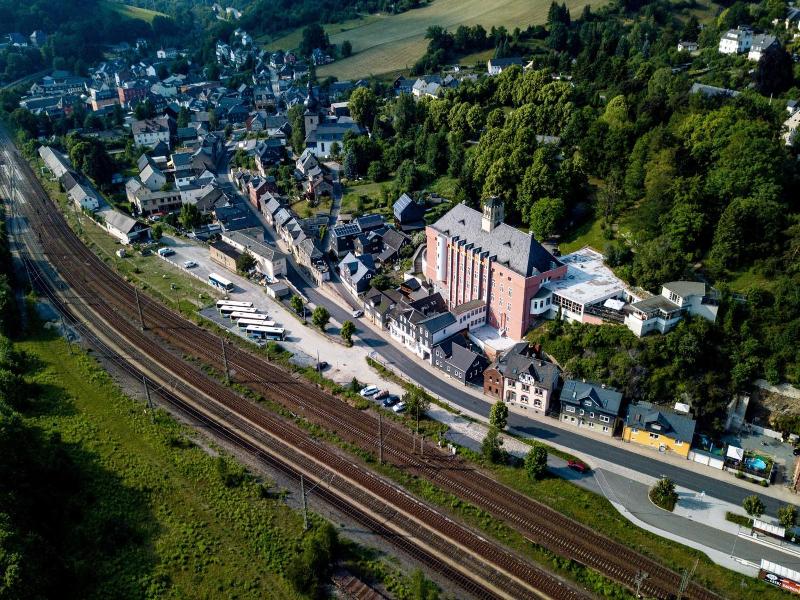 Haus des Volkes - Das Bauhaushotel image