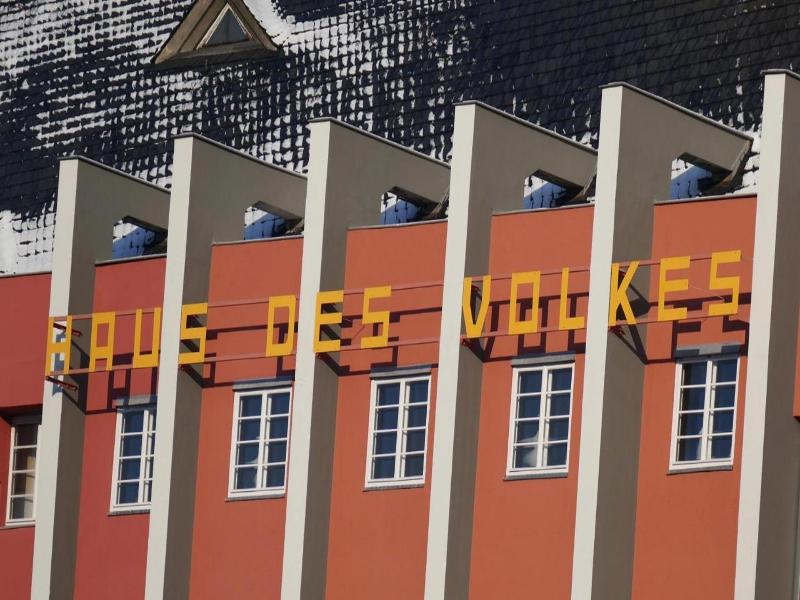 Haus des Volkes - Das Bauhaushotel image
