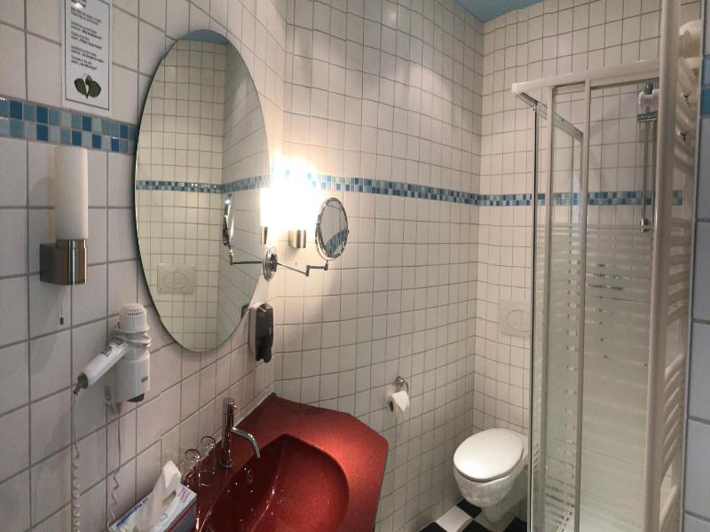 Haus des Volkes - Das Bauhaushotel image