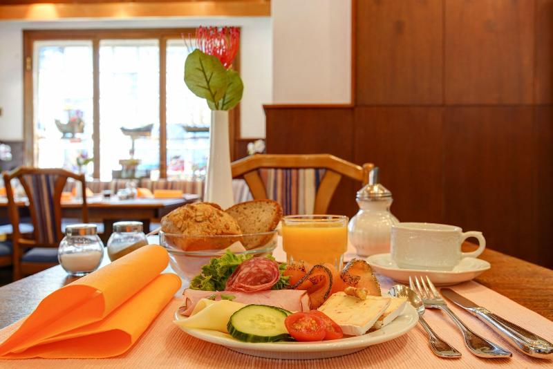 Hotel Elbinsel image